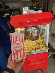 20250503 094548 1746280603 Popcorn machine